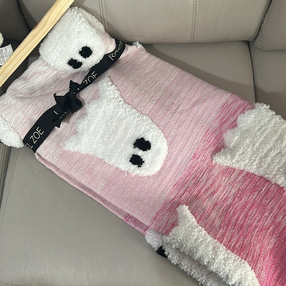 Rachel Zoe Pink Ghost Blanket and matching pillow - Picture 3 of 5